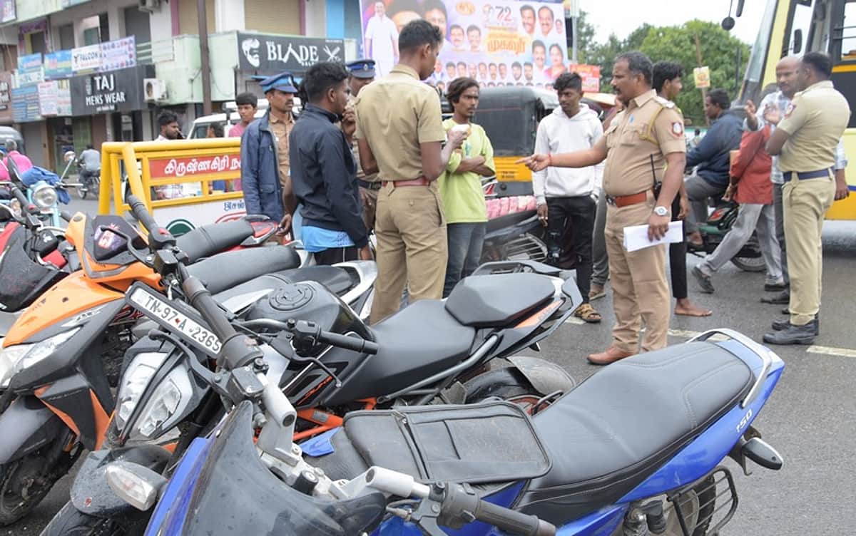 போக்குவரத்து விதிமுறை மீறல் அபராதம்: வாகன ஓட்டிகளுக்கு நினைவூட்ட ‘கால்சென்டா்கள்’