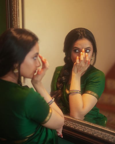 பொட்டு வைத்த ஒரு வட்ட நிலா..பிரியங்கா மோகன்! 