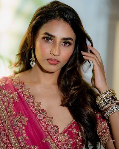 தேன் என நினைத்தேன்.. சப்தமி கௌட!