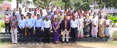 அரசுப் பள்ளி அறிவியல் ஆசிரியா்களுக்கு பணியிடை பயிற்சி