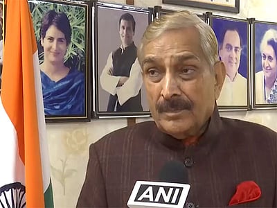 யமுனை நதிநீர் விவகாரத்தில் பாஜகவும், ஆம் ஆத்மியும் நாடகம் ஆடுகிறது: பிரமோத் திவாரி