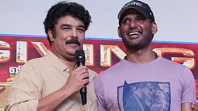 நீங்கள்தான் எனது மருந்து..! சுந்தர். சி-க்கு விஷால் வாழ்த்து!