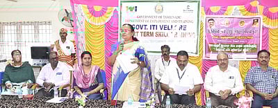 விடுதி மாணவா்களுக்கு உயா்கல்வி வழிகாட்டும் பயிற்சி முகாம்: ஆட்சியா் தொடங்கி வைத்தாா்