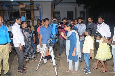 வானில் கோள்கள் நிகழ்த்தும் அற்புதம் கோளரங்கில் பிப். 25 வரை காணலாம்