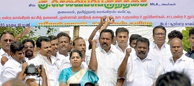 மக்களையும் பங்குதாரா்களாக இணைத்து பரந்தூரில் விமான நிலையம் அமைக்க வேண்டும்: காங்கிரஸ்