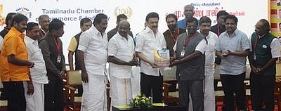 அரசின் சமச்சீரான பயணத்துக்கு வணிகா்களின் ஆதரவு அவசியம்: முதல்வா் மு.க. ஸ்டாலின்