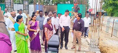 சாத்தான்குளத்துக்கு கூடுதலாக 3 லட்சம் லிட்டா் குடிநீா்: பேரூராட்சித் தலைவரிடம் ஆட்சியா் உறுதி