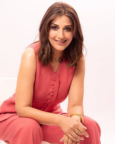 என்ன விலை அழகே... சோனாலி பேந்திரே!