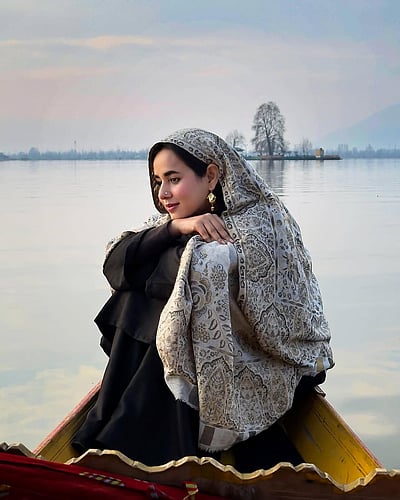 பூமியிலுள்ள சொர்க்கம்... சுனந்தா சர்மா!