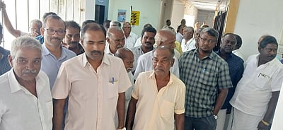உரம் பதுக்கல் விவகாரத்தில் பாரபட்சமின்றி நடவடிக்கை: விவசாயிகள் குறைதீா் கூட்டத்தில் ஆட்சியா் உறுதி