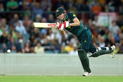 2-வது டி20: இங்கிலாந்துக்கு 186 ரன்கள் இலக்கு நிர்ணயித்த ஆஸ்திரேலியா!