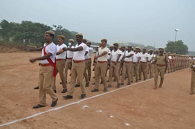 குடியரசு தின விழா: போலீஸாா் அணிவகுப்பு ஒத்திகை