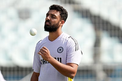 உலகத் தரத்திலான வீரராக உருவெடுக்கும் வருண் சக்கரவர்த்தி: முரளி விஜய்