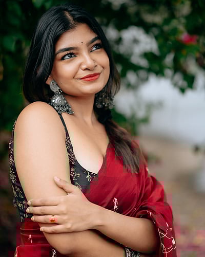 கலைவாணியோ ராணியோ.. ஆர்யா மேனன்! 