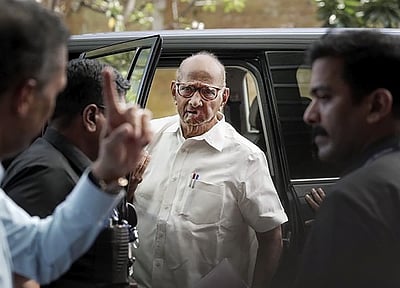 எதிா்க்கட்சிகள் கூட்டணியில் இருந்து உத்தவ் தாக்கரே விலக மாட்டாா்: சரத் பவாா் நம்பிக்கை