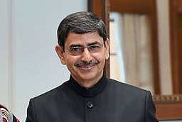 மேற்கு வங்க ஆளுநராகப் பதவியேற்றார் ஆர்.என்.ரவி!