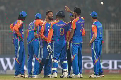 2-வது டி20: இந்தியா பந்துவீச்சு; அணியில் இரு மாற்றங்கள்!