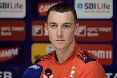 கொல்கத்தா பனிப்புகையை குற்றம்சாட்டிய இங்கிலாந்து வீரர் ஹாரி புரூக்! 