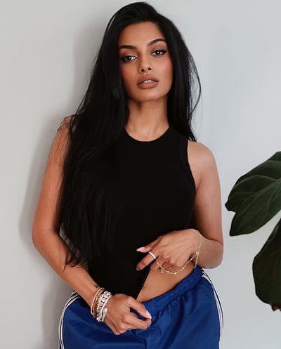 அரும்பாகி மொட்டாகி... சந்திரிகா ரவி!