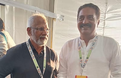 ‘3 தசாப்தங்களுக்குப் பின் இருவர்...’: பிரகாஷ் ராஜ்!