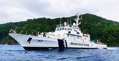 இந்தியக் கடலோர காவல் படையில் உதவியாளர் வேலை!