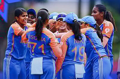 மகளிர் டி20 உலகக் கோப்பை: அரையிறுதிக்கு முன்னேறிய இந்திய அணி!