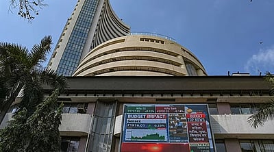 தொடர்ந்து ஏற்றத்தில் பங்குச் சந்தை! 25,500-யை நெருங்கும் நிஃப்டி!!