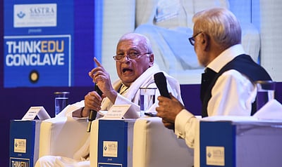 வரலாற்றில் அட்டூழியங்கள் படித்தவர்களால் செய்யப்பட்டவை: பிகார் ஆளுநர் 