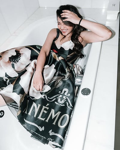 பூக்களே சற்று ஓய்வெடுங்கள், அவள் வந்துவிட்டாள்... பிரியா அட்லி!