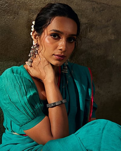 நிலவின் காதலி... சஞ்சனா நடராஜன்! 