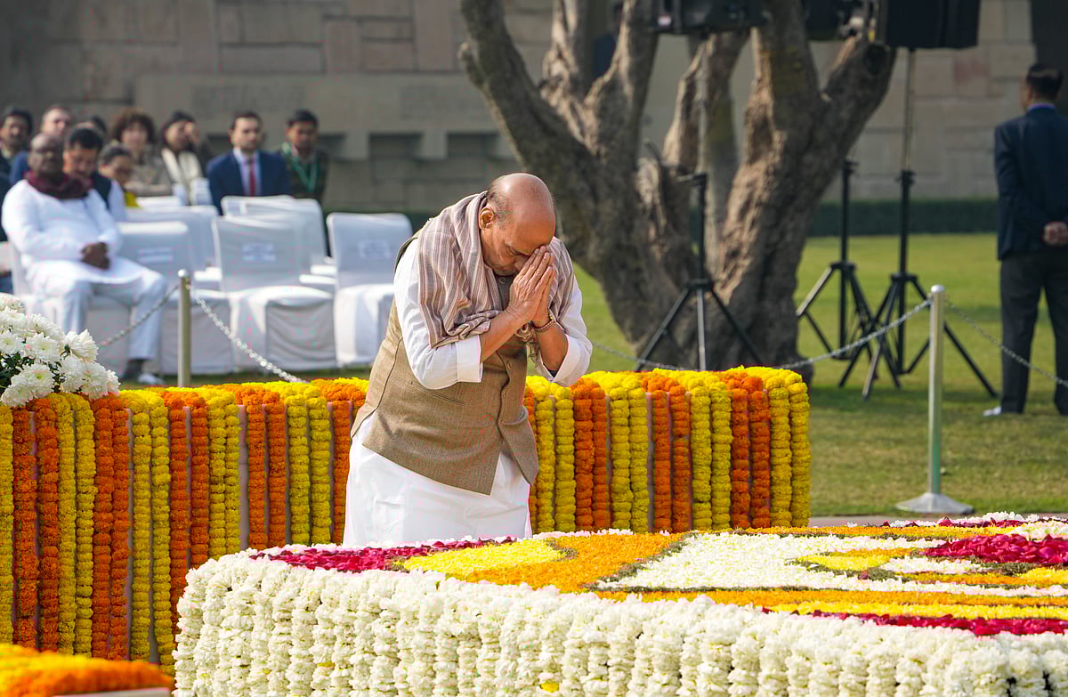 ராஜ்நாத் சிங் மரியாதை.