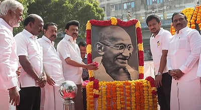 காந்தி நினைவு நாள்: முதல்வர் ஸ்டாலின் மரியாதை!