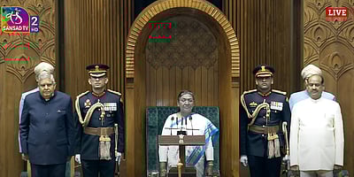 குடியரசுத் தலைவர் உரையுடன் பட்ஜெட் தொடர் தொடங்கியது!