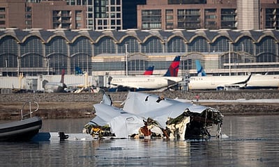 அமெரிக்க விமான விபத்து: கருப்புப் பெட்டிகள் மீட்பு