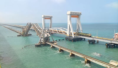 பிப்ரவரியில் திறப்புவிழா? ராமேஸ்வரம் வந்த ரயில்கள்! மேடை அமைத்து ஒத்திகை!