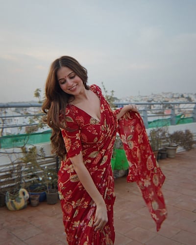 டூ டூ டூ டூட்டு... நிவேதிதா கௌடா!   