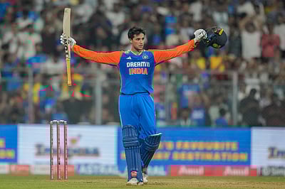 இந்திய அணிக்காக அதிகபட்ச ரன்கள் குவித்து அபிஷேக் சர்மா சாதனை; இங்கிலாந்துக்கு இமாலய இலக்கு!