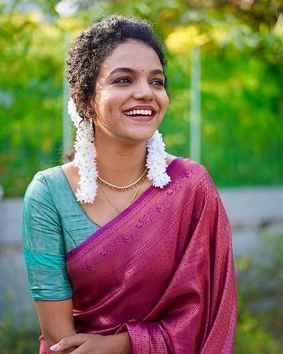 மறுவார்த்தை பேசாதே.. அர்ச்சனா குமார்! 