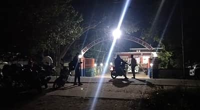 காவல் நிலையம் மீது பெட்ரோல் குண்டு வீச்சு: முக்கிய குற்றவாளி சுட்டுப் பிடிப்பு! 