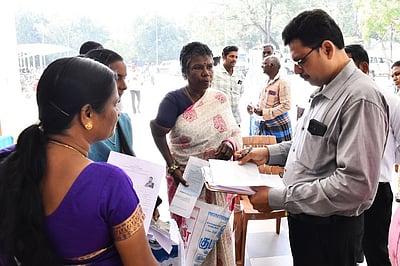 திருப்பத்தூா்: மாற்றுத்திாளிகளுக்கு நல உதவிகள்