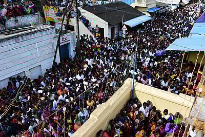 மருதப்பட்டினம் காமாட்சி மாரியம்மன் கோயில் கும்பாபிஷேகம்