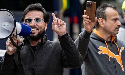 ஸ்வீடன் திருக்குா்ஆன் எரிப்புப் போராட்டம்: உடன் இருந்தவருக்கு தண்டனை