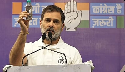 யமுனை நீரைக் குடியுங்கள், மருத்துவமனையில் சந்திக்கிறேன்: கேஜரிவாலுக்கு ராகுல் சவால்