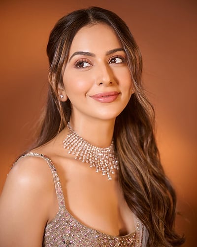 காணும் இடமெல்லாம்... ரகுல் ப்ரீத் சிங்!