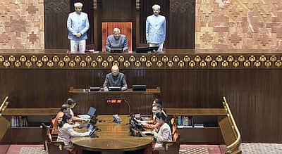 கும்பமேளா விவகாரம்: மாநிலங்களவையில் இருந்து எதிர்க்கட்சியினர் வெளிநடப்பு!