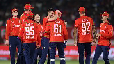 ஒருநாள் தொடர்: முதல் இரண்டு போட்டிகளை தவறவிடும் இங்கிலாந்து வீரர்!