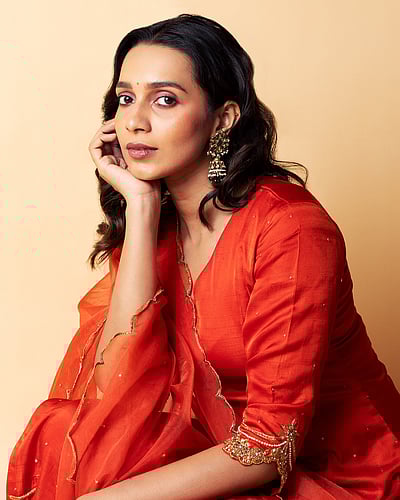 ஓரம்போ... சஞ்சனா நடராஜன்!