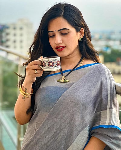 சேலையில் ஷ்ரவந்தி சொக்கரப்பு!