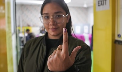 தில்லியில் ஆட்சி மாறுகிறதா? கருத்துக் கணிப்பு முடிவுகள்!