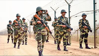 வங்கதேச எல்லையில் சட்டவிரோத கட்டுமானம்: கடும் நடவடிக்கை எடுக்க பிஎஸ்எஃப் உத்தரவு